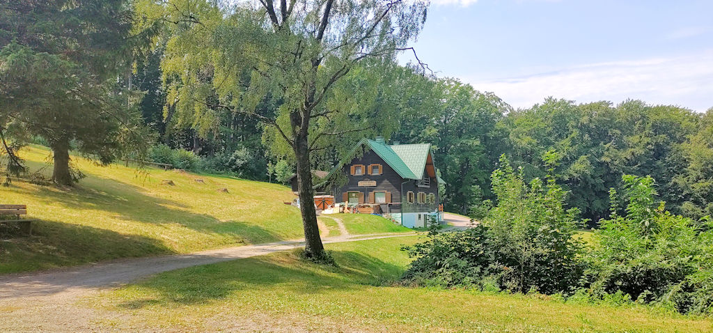 Hütte