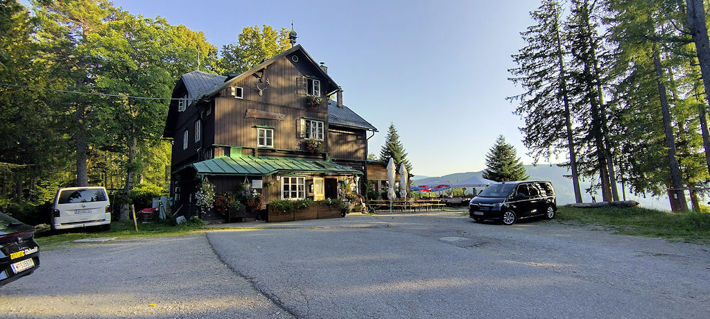 Hütte